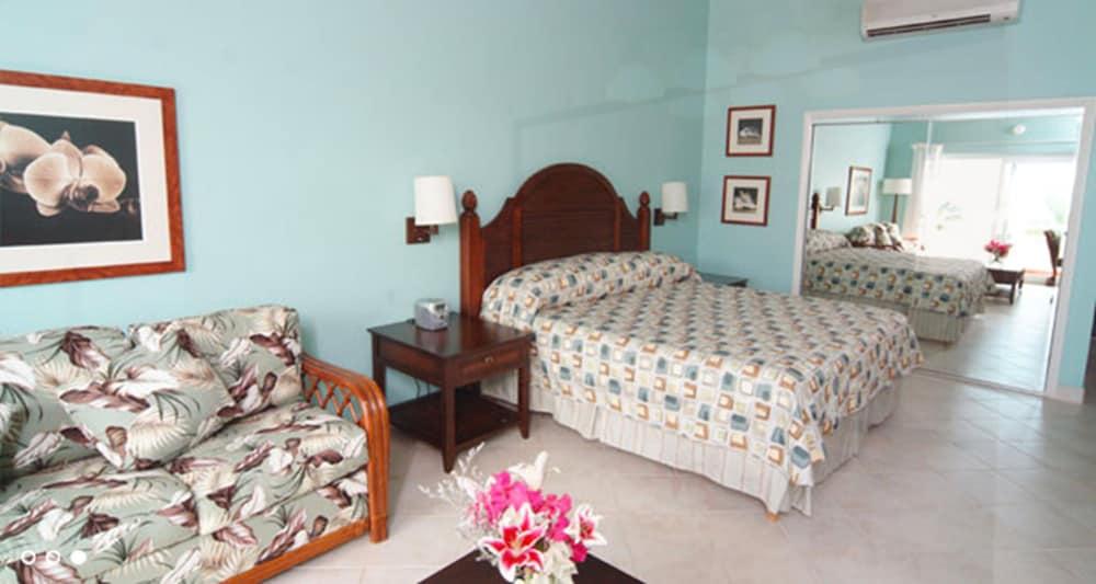 Trade Winds Hotel Golful Dickenson Exterior foto