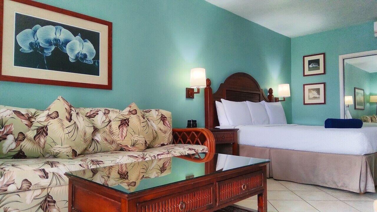 Trade Winds Hotel Golful Dickenson Exterior foto