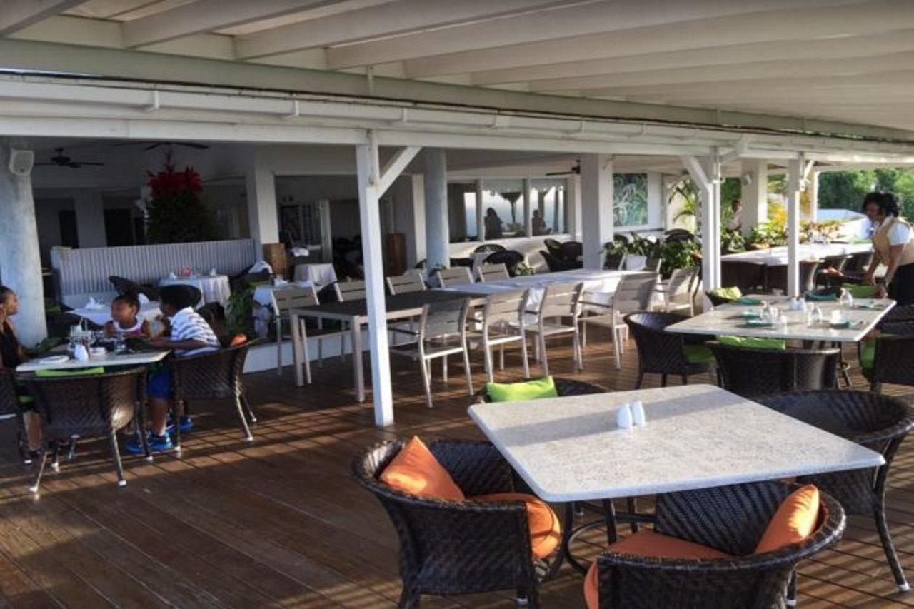 Trade Winds Hotel Golful Dickenson Exterior foto