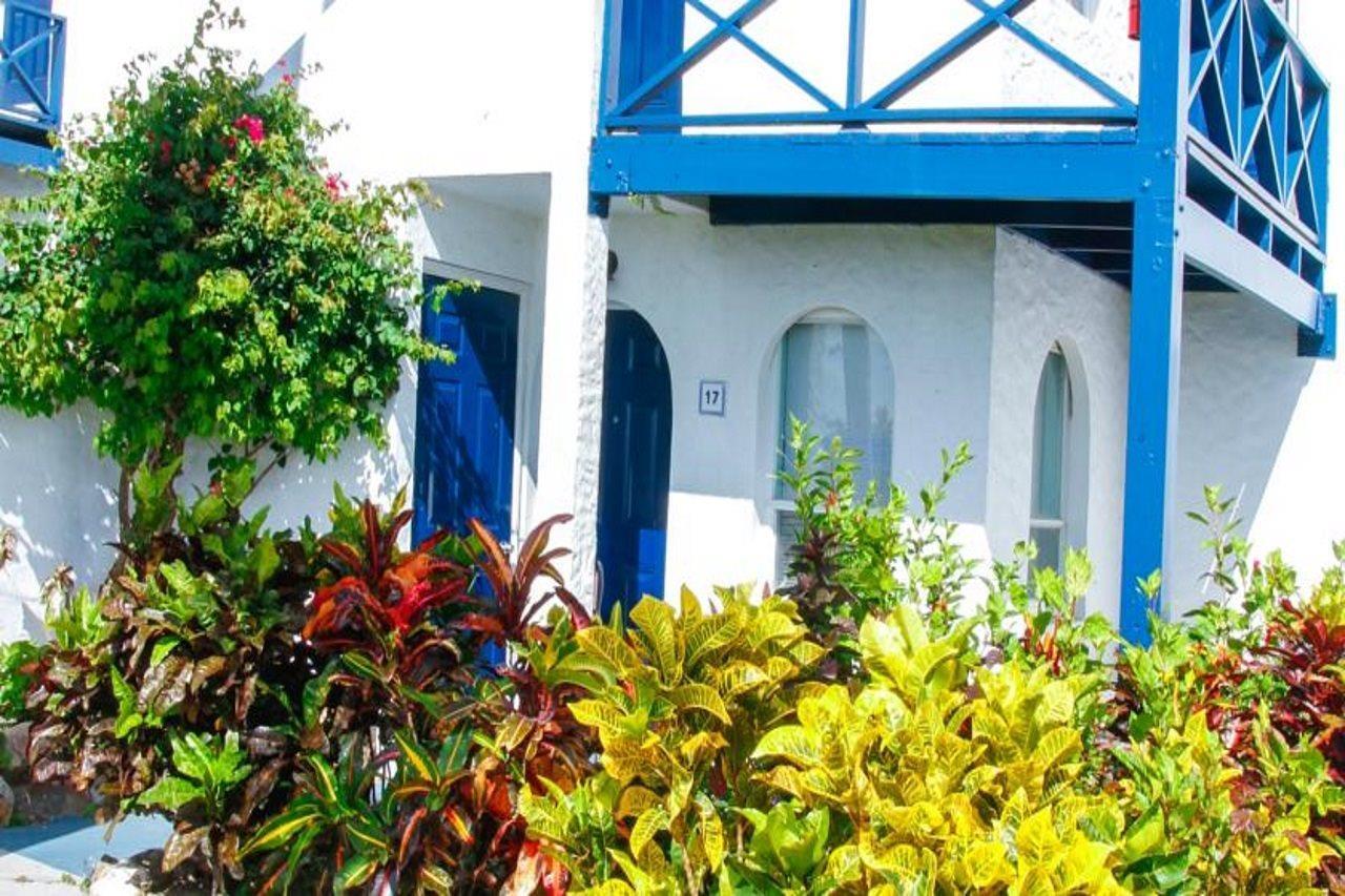 Trade Winds Hotel Golful Dickenson Exterior foto