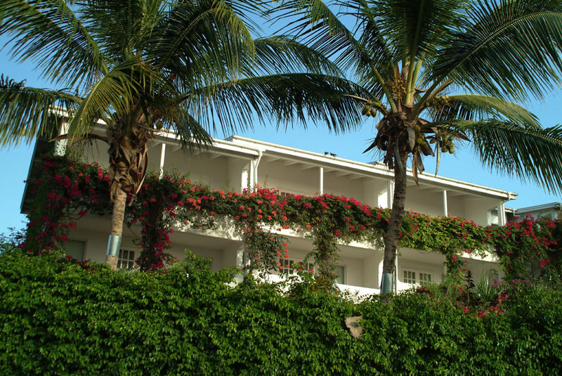Trade Winds Hotel Golful Dickenson Exterior foto