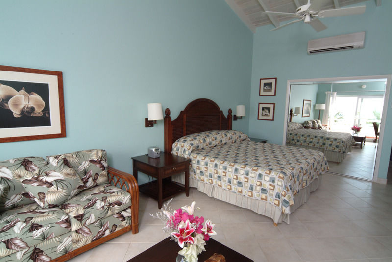 Trade Winds Hotel Golful Dickenson Exterior foto