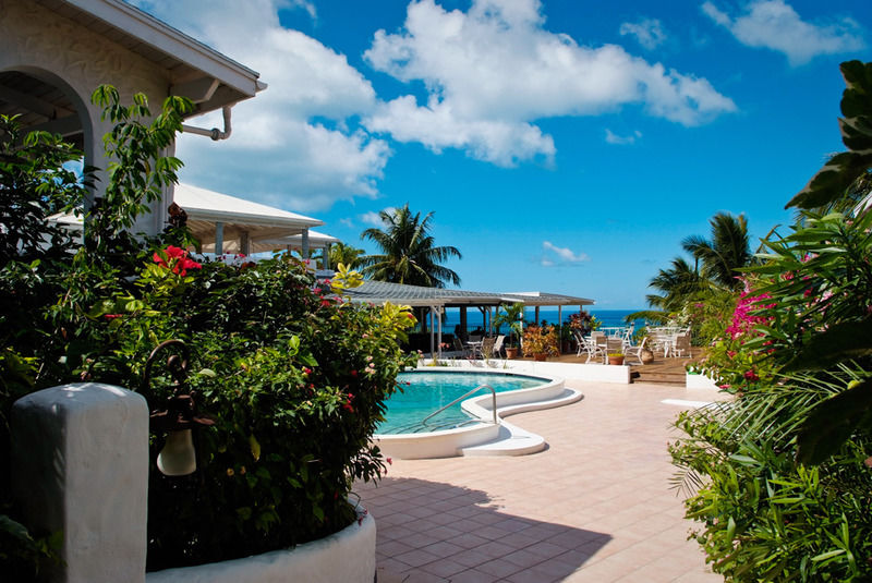 Trade Winds Hotel Golful Dickenson Exterior foto
