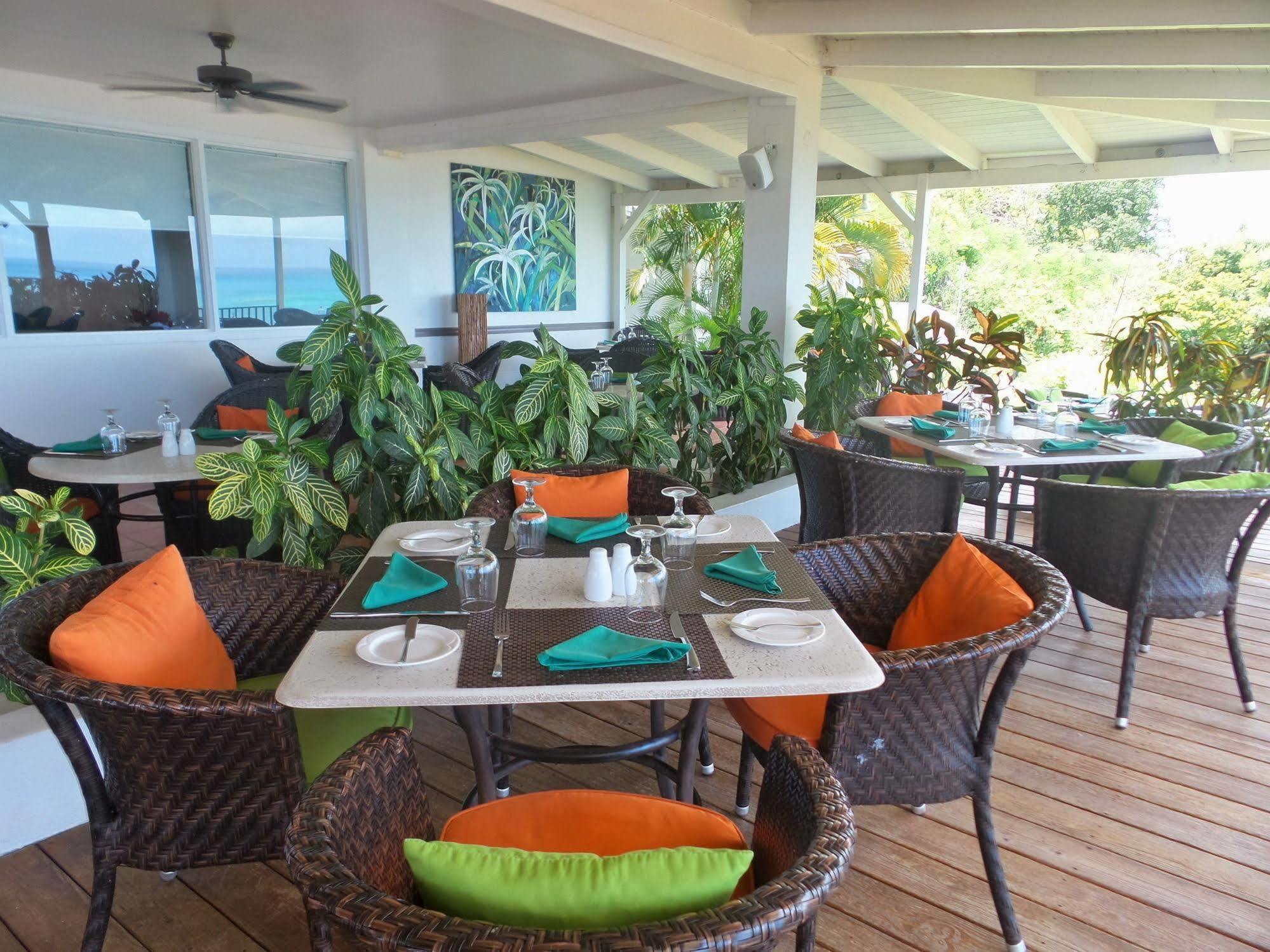 Trade Winds Hotel Golful Dickenson Exterior foto